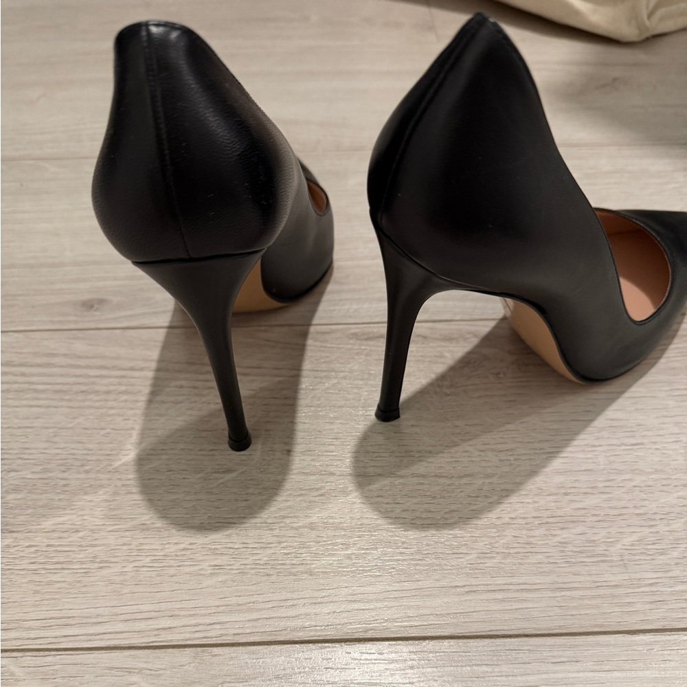 Gianvito Rossi Black Leather Heels - Picture 5 of 6